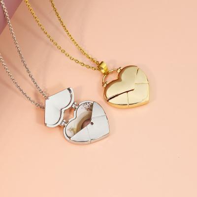 China Peach Romantic Creative Openable Heart DIY Photo Women Dangling Clavicle Chains Stainless Steel Custom Necklace for sale