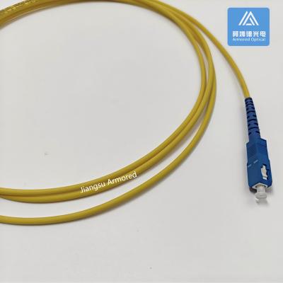 中国 2m SC UPC 3.0mm 黄色 LSZH ジャケット ステンレス鋼 装甲パッチコード 耐久的で安全なネットワーク接続 販売のため