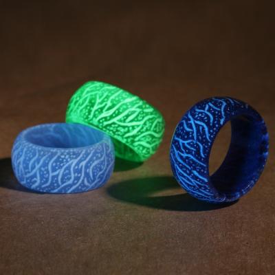 China Dark Women's Men's Fashion Ring Couple Ring Luminous Resin Ring Couple Ring Glowing Personality Casual/Sporting Glow for sale