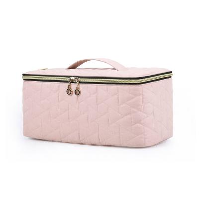 China Private label polyester toiletry bag custom waterproof makeup bag waterproof travel cosmetic bag for sale