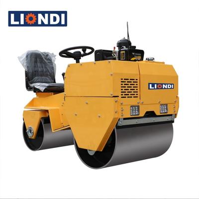 China Construction material hoppers mini ride-on vibratory double drums 800kg soil compactor road roller for sale