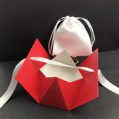 China Recyclable Red Rose Pink Joyas Scam Caja Bolsa Triangle Paper Box Bag With Satin Pouch For Jewelry Gift Party Festival Wedding for sale