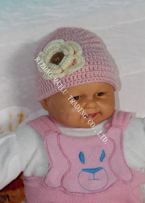 Chine Chapeau rose d'hiver de crochet de bébés avec l'Applique/boutons de fleur à vendre