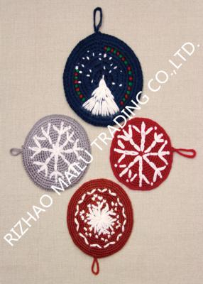 Chine Accessoires faits main de crochet de forme ronde, modèles de torchons tricotés par cuisine de modèle de flocon de neige librement à vendre