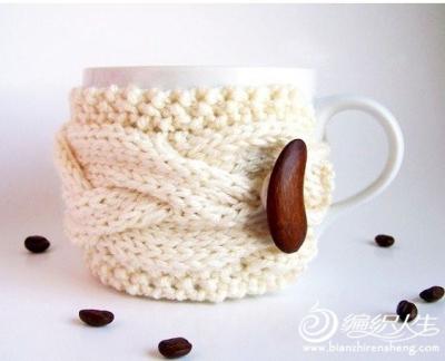 China coffee mug Crochet Cup Cozy with bean bottons , Knitted Wraparound Cable Design for sale