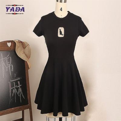 China Mujeres de moda gatos ropa de playa marca vestidos de dama de una pieza más reciente para mujeres vestido de patinador de verano en venta