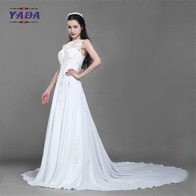 Chine Une princesse à la mode avec une robe de mariée sexy avec un long train. à vendre