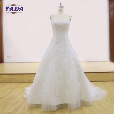 China Novas mulheres de design sem ombros, rabo de sereia magro, vestido de amor branco, vestidos de noiva baratos. à venda