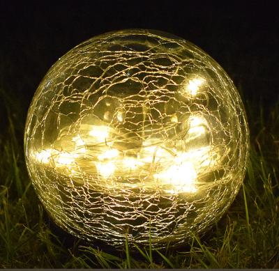 China Crystal Ball Design Solar Spike Garden Light LED Garden Light for sale