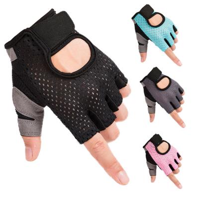 China Fingerless Gym Hand Gloves Half Finger Gloves Gym Sports Gloves Custom Made Comfortable Breathable Men Weightlifting for sale