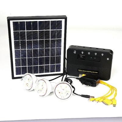 China Sistemas portáteis de mini iluminação solar com bateria recarregável de 7,4V 5,2Ah à venda