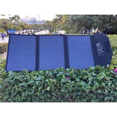 Cina Sacchetto pieghevole solare portatile e leggero con 2 porte USB 2.35 Kgs Dimensioni pieghevoli 39.9 X 35.5 X 3.9 Cm in vendita