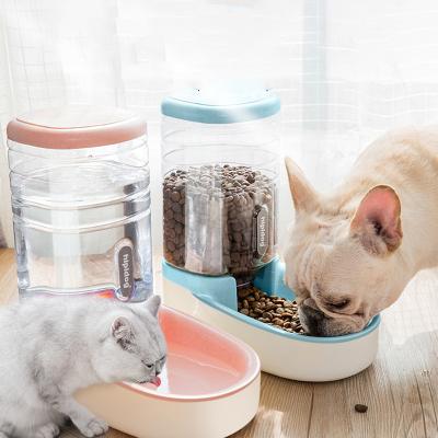 China Viable Automatic Pet Driver Dog Water Dispenser Large Capacity Dog Water Bottle Pet Accessories for sale