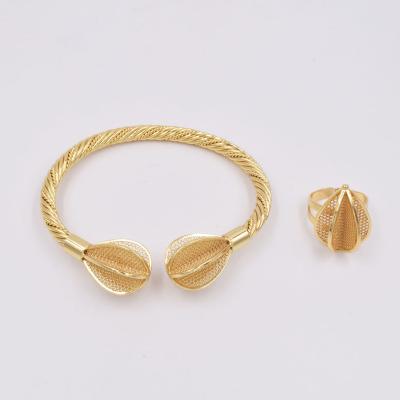 China CLASSIC Dubai Geometric Design Style Bracelet Ring Diversified Jewelry BT0008 for sale