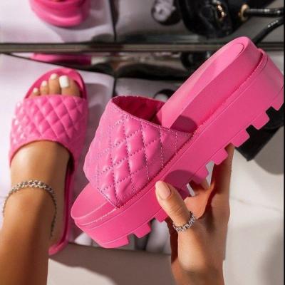 China 2021 Fashion Trend Free Simple Wholesale Slippers New For Women Chiffon Cake Women's Large Size Bottom Platform Slippers for sale