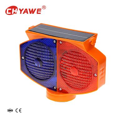 China PP Solar Traffic Light LED Safety Barricade Lights Warning Flashing Lamp for sale