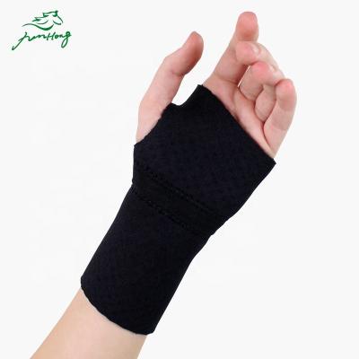 China Carpal Tunnel Splint Gym Support Adjustable Comfortable Breathable Black Adjustable Wrist Brace for sale