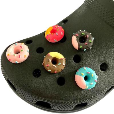 China Designer Charms Wholesale 3d Donut Shoe Charm For Clog Metal Bling Shoe Charm For Kids Gift for sale