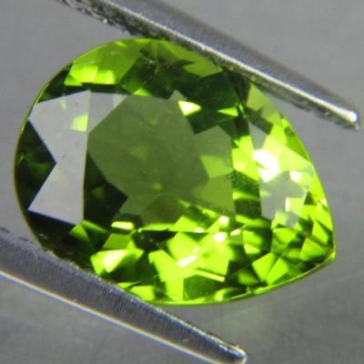 China Aaa-Qualität natürlicher Peridot-lose Edelsteine 5 x 3 Millimeter-Birnen-Schnitt zu verkaufen