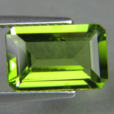 China 9X7MM Schnitt Peridot-lose Edelsteine Smaragd-2.4carat 100% natürlich zu verkaufen