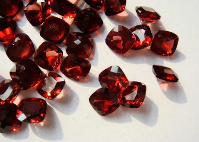 China Kissen Rhodolite-Granats-Edelsteine rot mit normalem Facted-Schnitt zu verkaufen