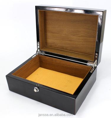 China Handmade MOQ is 5 pieces of Customized Luxury Wooden Watch Box Packing OEM Logo Accepted Design Own Watch Box for sale