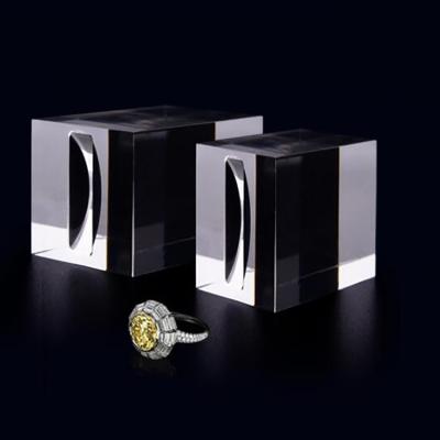 China Top Grade Acrylic With High Clear Acrylic Luxury Jewelry Ring Display Holder High Transparent Wholesale for sale