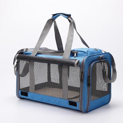 China 2021 Luxury Custom Breathable Pet Travel Bag New Arrival Pet Carrier Bag Breathable Pet Travel Bag for sale