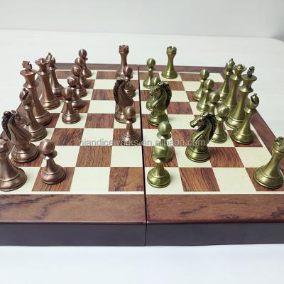 China Luxury Deluxe Wooden Chess Board and Chess Pieces Metal Amazon Zinc Alloy Chess Set for sale