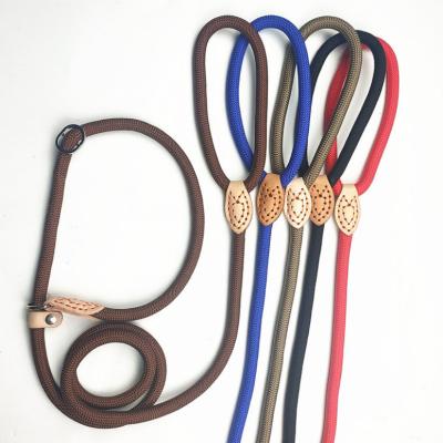 China Stocked Custom Luxury Deluxe Standard Size Dog Leash Hand Rope Free Training Accessories With Leather Label for sale