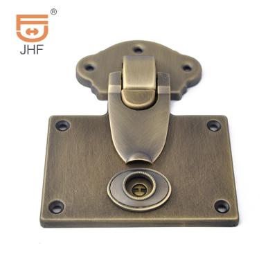 China 106mm x 133mm Antique Finish Trunk Brass Hardware Large Furniture Leather Trunk Latch Hook Latch Top Latch For Luggage Trunk for sale