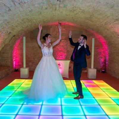 China Best Modern 4x4 Floor DJ Disco Led Dance Floor Carpets Dance Studio for sale