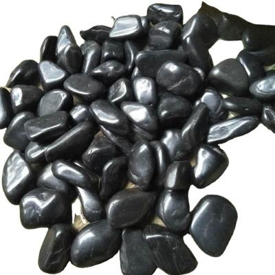 China Farm China Natural High Polished Black Natural River Stone Pebble Stone Cobblestone Landscaping Decorative Stone for sale