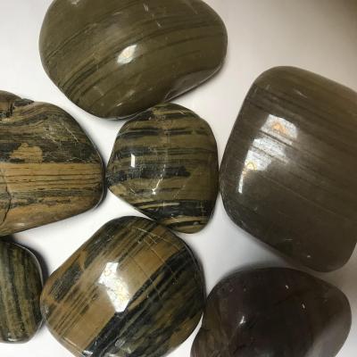 China Modern High Polished Natural Tiger Stripe Pebble Stones for sale