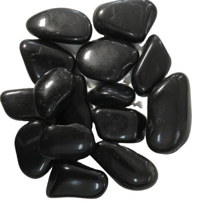 China Modern Hot Sales High Polished Black Pebble Stones Natural River Pebble for sale