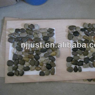 China Farmhouse Polished Mixed Natural Stone Mosaic Stone Border Pebble Mosaic for sale