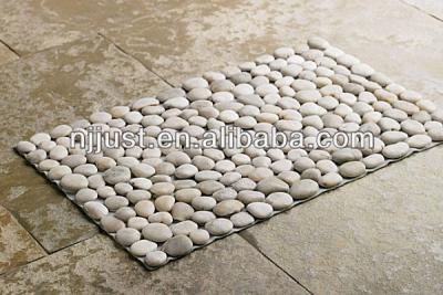 China Colorful Natural Stone Pebble Bath Mat for sale