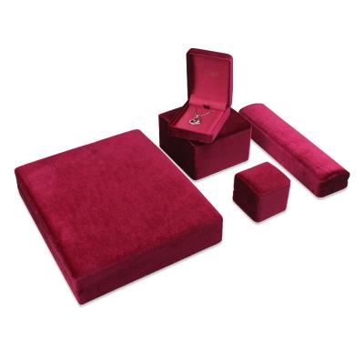 China Velve Customized Luxury Velvet Box Satin Interior For Jewelry Touching Ring Necklace Cozy Box for sale