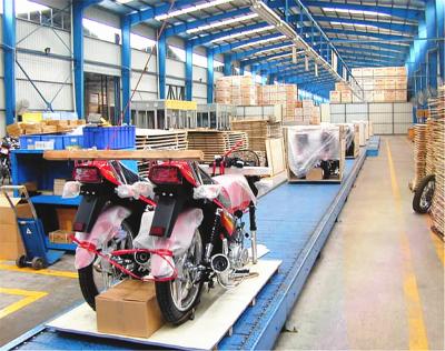 China Heat Resistant Motorcycle Wrapping Line Wrapping Conveyor for sale