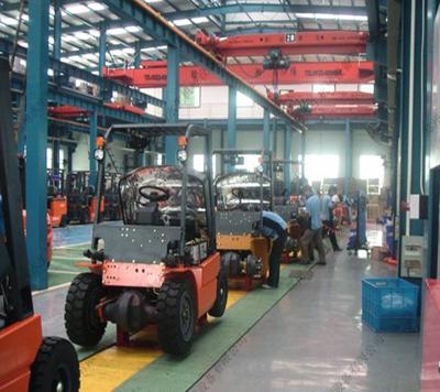 China Fire Resistant Automatic Forklift Assembly Production Line for sale