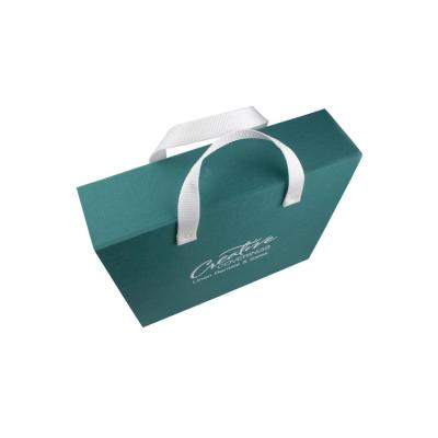 China Eco Friendly Recycled Materials Kraft Paper Packaging Boxes Shipping Boxes Logo Flat Foldable Custom Mailing Box With Handle for sale