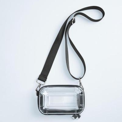 China Lady Wholesale Zipper Opening PC Material Transparent Toiletry Bag For Girl Travel for sale