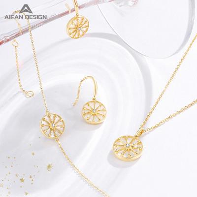 China FASHIONABLE Diamond White Shell Ten Pointed Star 14K Gold Pendant Necklace for sale