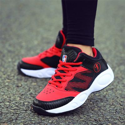 China Children's Running Shoes Kids Boys Shoes Good Quality Lightweight Children's Sneakers for sale