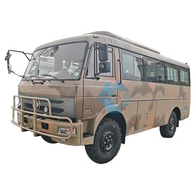 China De Voertuigen4x4 6x6 Off Road Bus 6.7m van Dongfengoff road Lichaams Handtransmissie Te koop