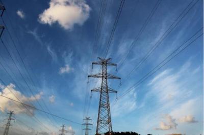 China Filamento de alambre de acero del cable del mensajero del galvanizado para la torre de la transmisión/de comunicación en venta