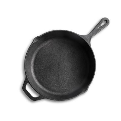 China Non-stick cast iron fry pan and skillet with double oil drips preseasoned vegetable oil cookware set factory outdoor cooking supply for sale