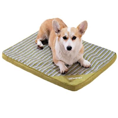 China Breathable All Season Waterproof Foldable Portable Washable Comfortable Warm Camping Pet Bed Moving Mat For Dog Rest for sale