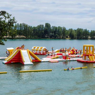 China Freie kundengebundene Design See-aufblasbare sich hin- und herbewegende Wasser-Park-Spiele zu verkaufen