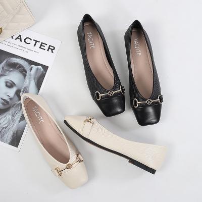 China Other New Style Size 41-44 Large Size 41-44 Closed Toe With Gold Chains Ladies Shoes Flat Women Pumps Women's Flats Women's Shoes for sale